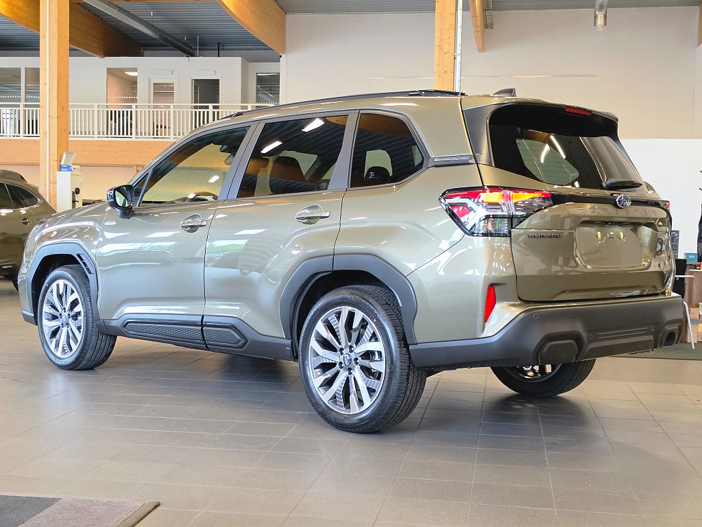 Subaru Forester 2,0 150hk e-Boxer Limited / Stolsminne / 360-kamera