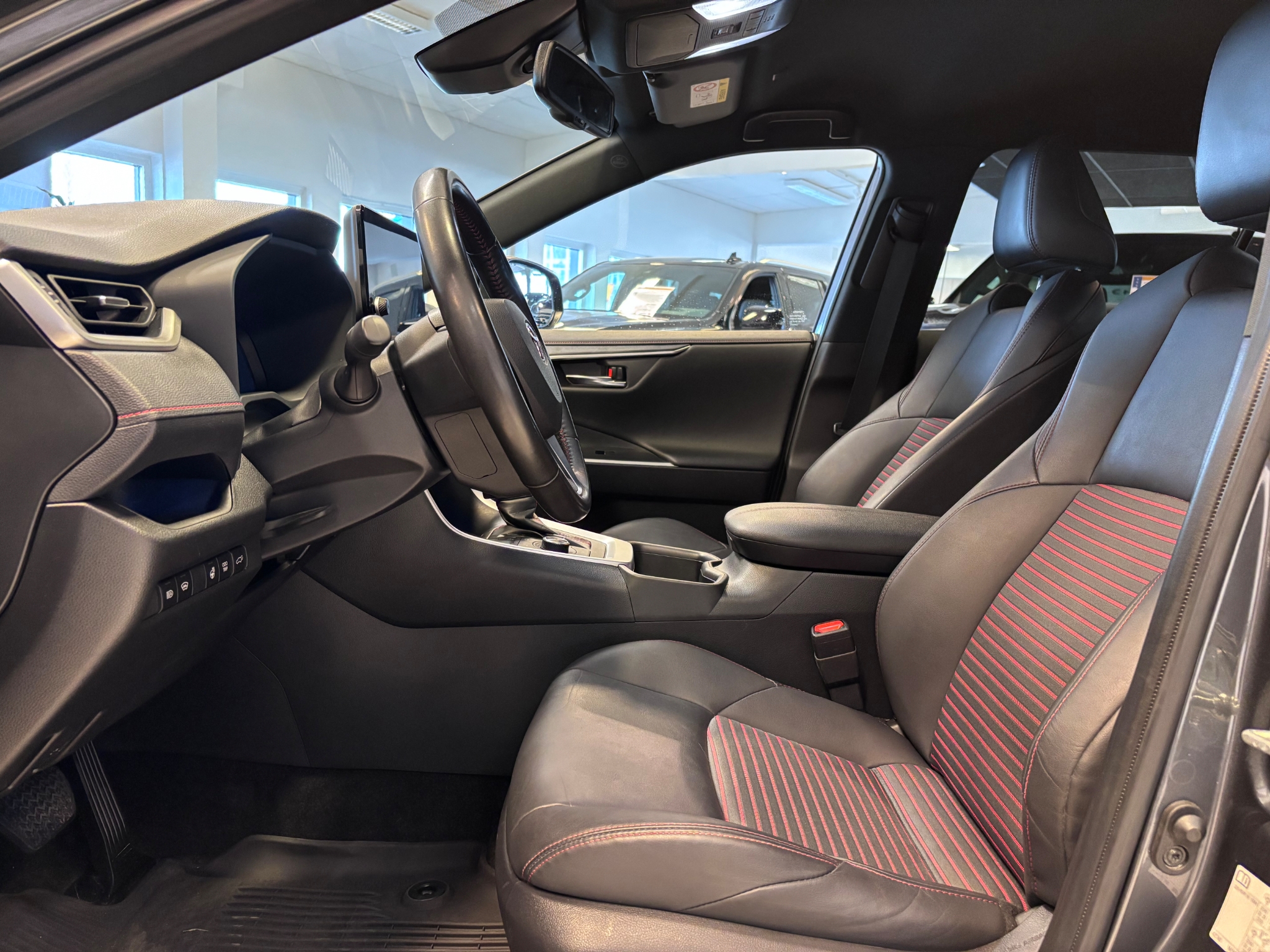 Toyota RAV4 2023, photo 7/57