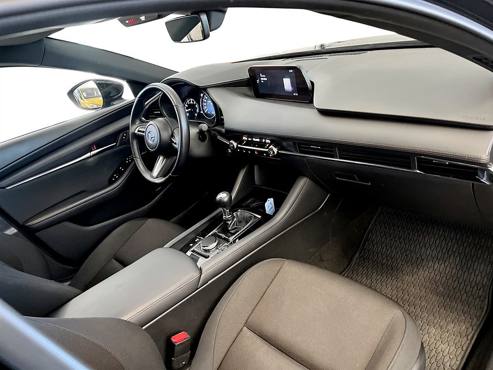 Bild på Mazda 3 Sky 2.0 SKYACTIV-G M 150hk B-KAMERA CARPLAY NAVI