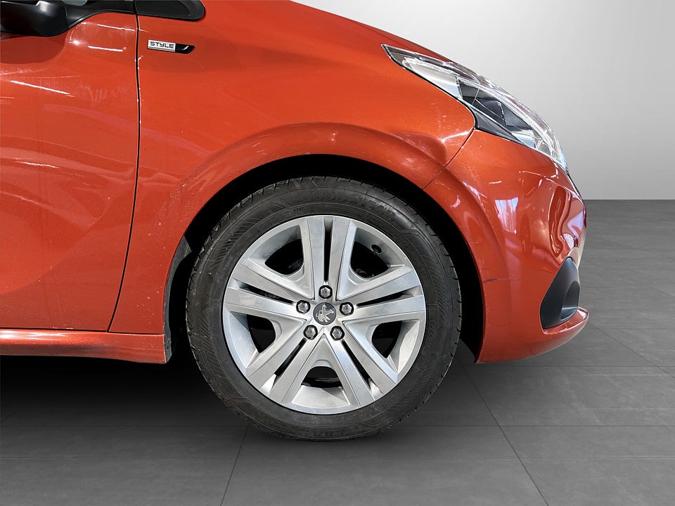 Bild på Peugeot 208 Style 1.2 PT 82hk PANO VÄRMARE LED-RAMP