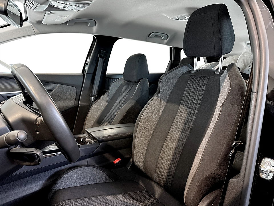 Bild på Peugeot 5008 Active Pack 1.2 PT 130hk 7-SITS B-KAMERA CARPLAY