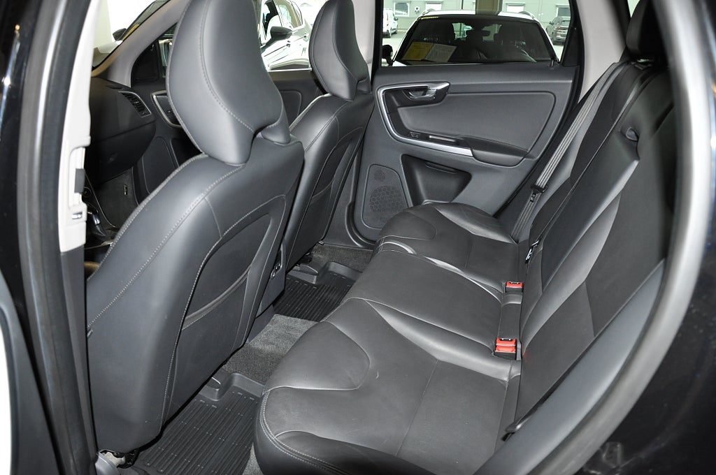 Volvo XC60 2015 - miniatyr 12