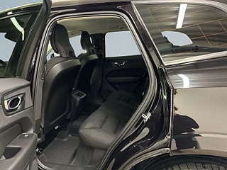 Volvo XC60 B4 AWD Geartronic Momentum S&V/Psens/Drag/Navi/Rattvärm – bild 13