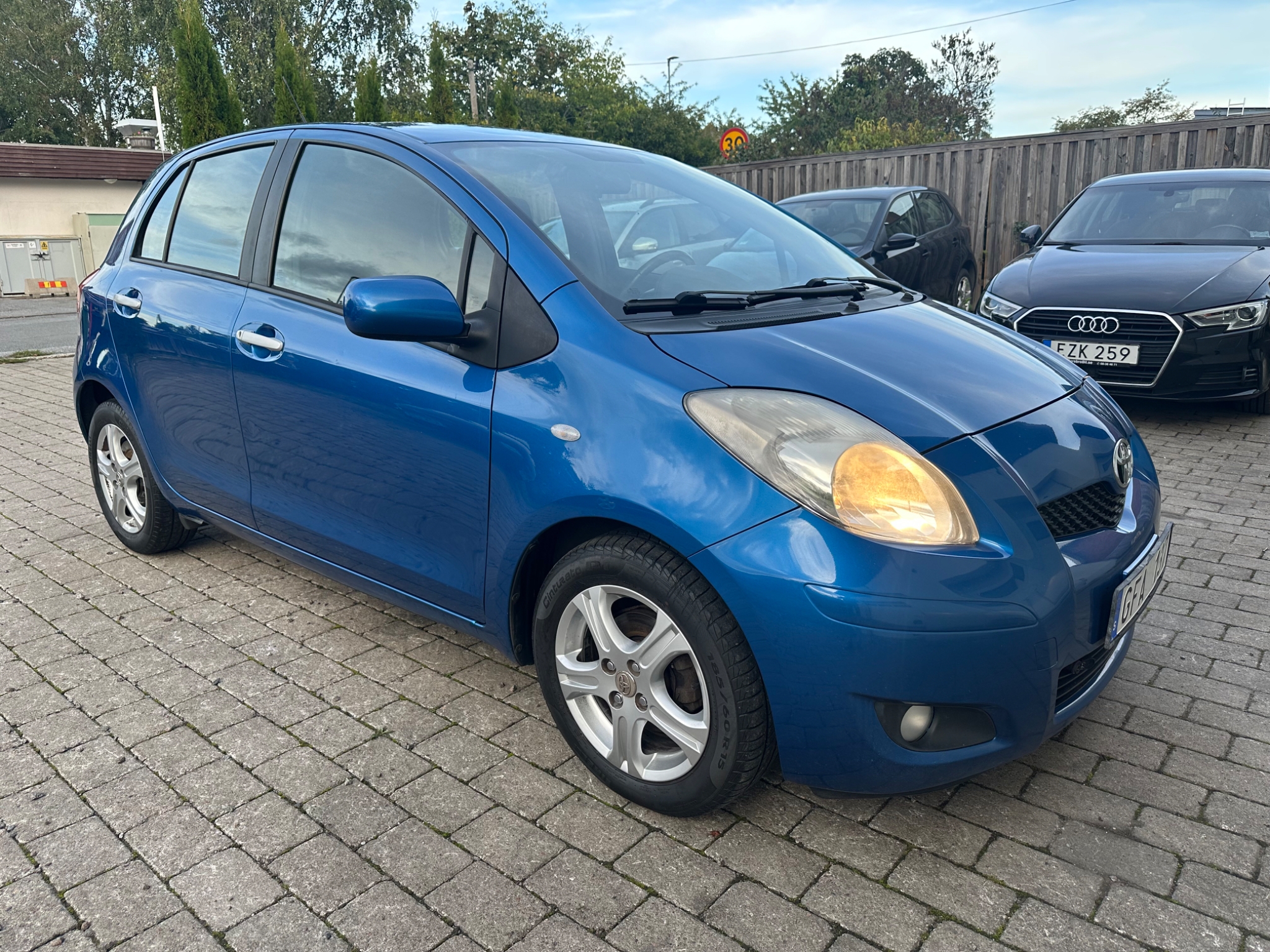 Toyota Yaris 2010, photo 2/10