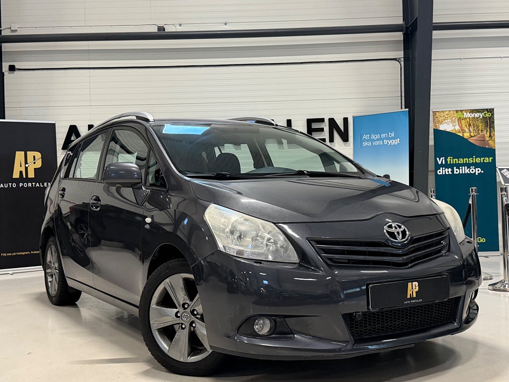 Toyota Verso 2.2 D-4D 150hk 3.45% Kampanj ränta 7-sits Drag Nybes