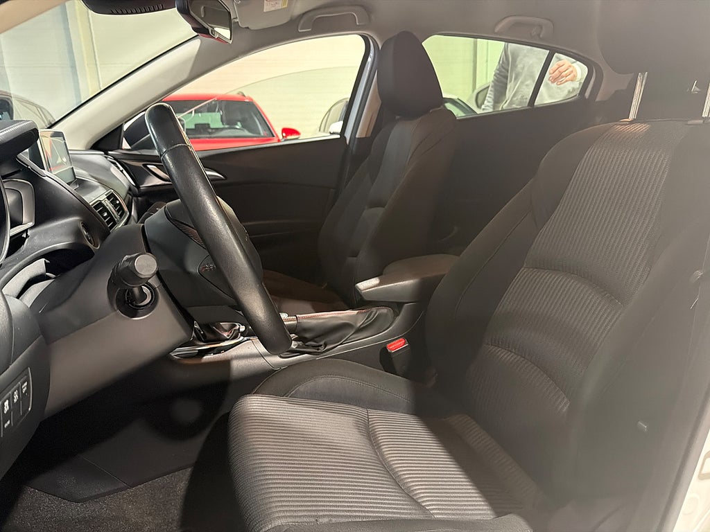 Mazda 3 2,2 DE SKYACTIV-D Vision 150hk Navi P-sensor Drag