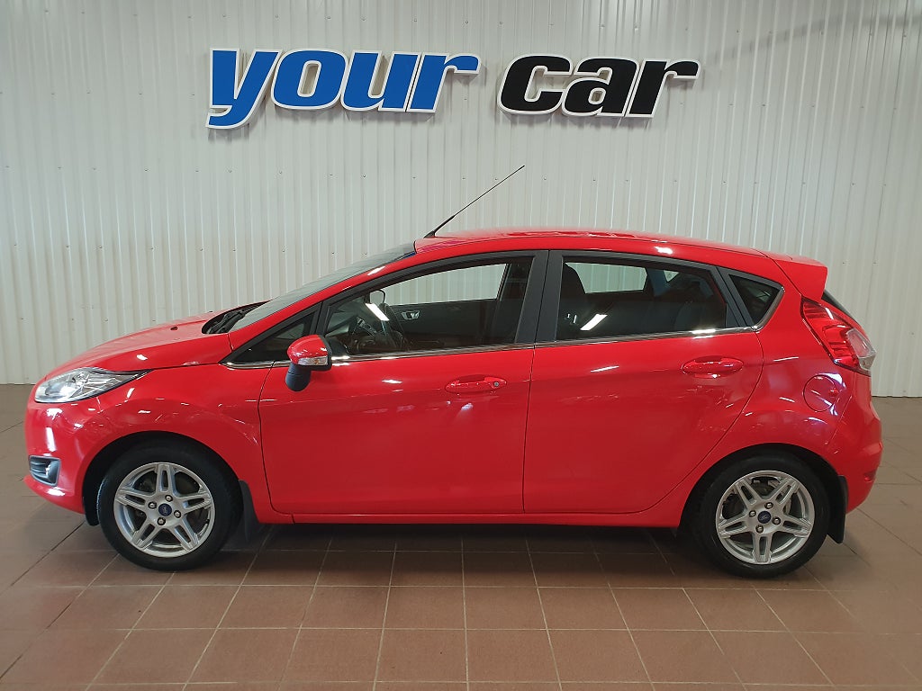 Ford Fiesta Titanium 3Ägare USB AUX BT Alu-hjul Skatt 360/år