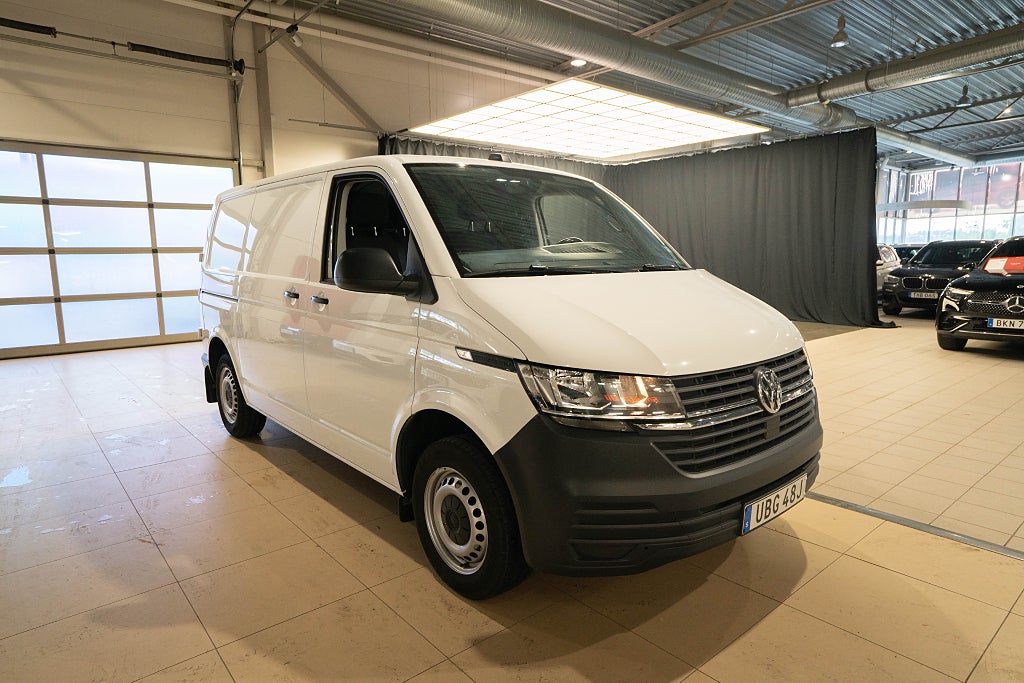 Volkswagen Transporter T30 TDI KAMERA D-VÄRMARE DRAG CARPLAY MOMS 1-ÄGARE