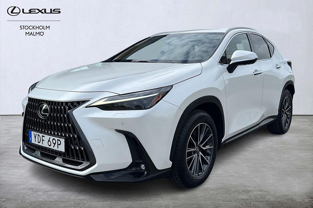 Lexus NX450H+ AWD Executive -Tek HUD 360° Carplay MOMS