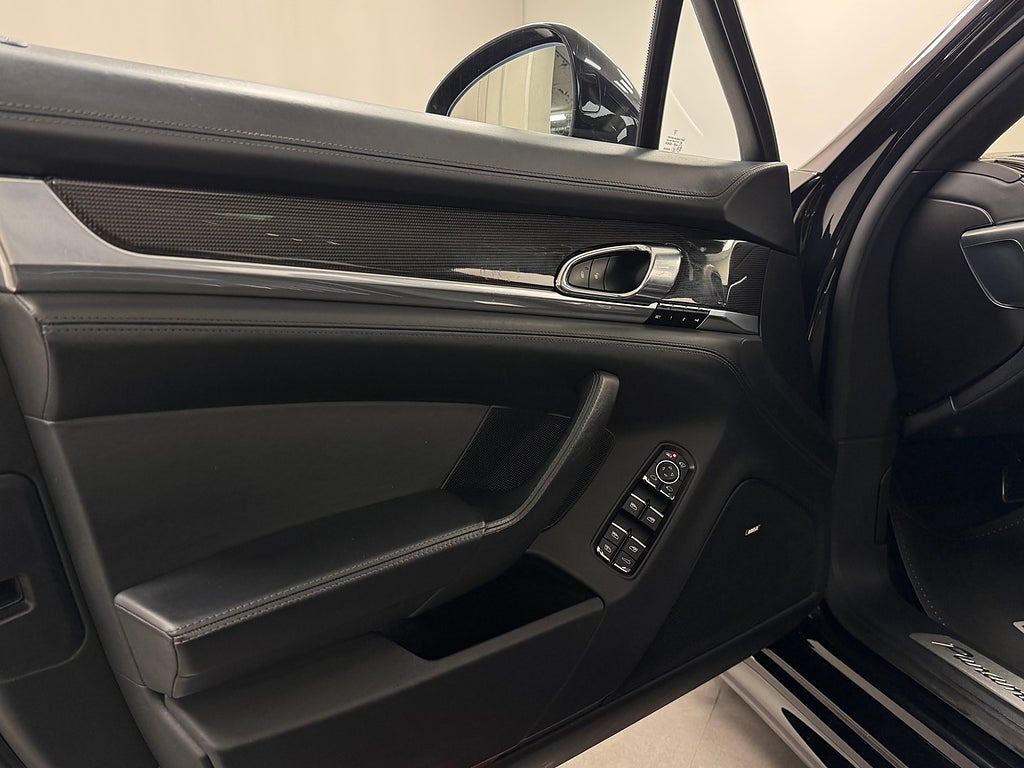 Porsche Panamera 4.8 V8 GTS PDK 4WD Lågmil 1-Ägare 440HK BOSE bild 19