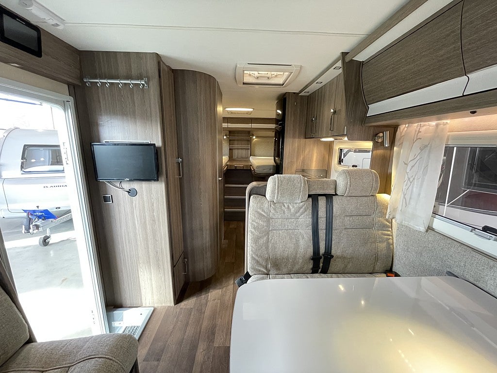 Kabe TMC 740 LGB /ALDE/B-körkort/Solcell/Långbäddar/Garage/Backkamera - Kabe