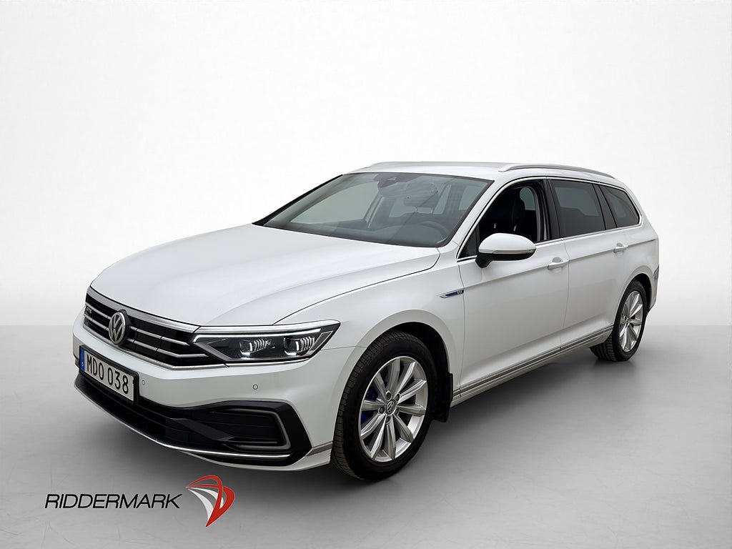 Volkswagen Passat GTE P-Värmare Kamera Navi CarPlay Dragkrok