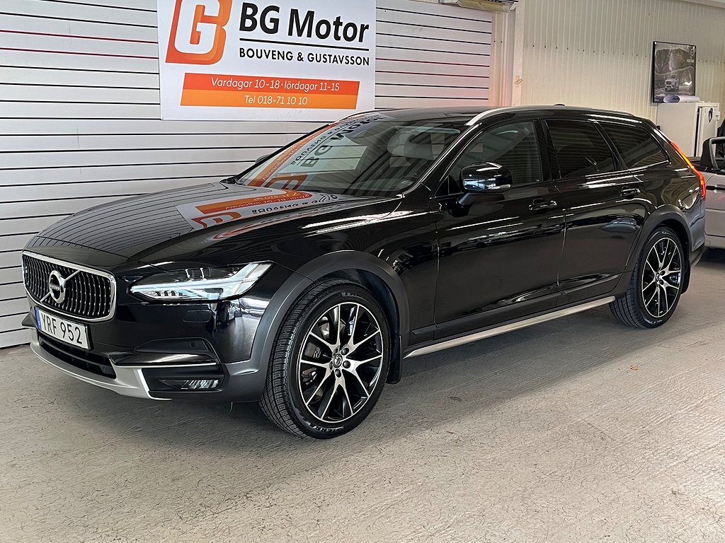 Volvo V90 Cross Country D4 190HK AWD Aut Momentum Värmare