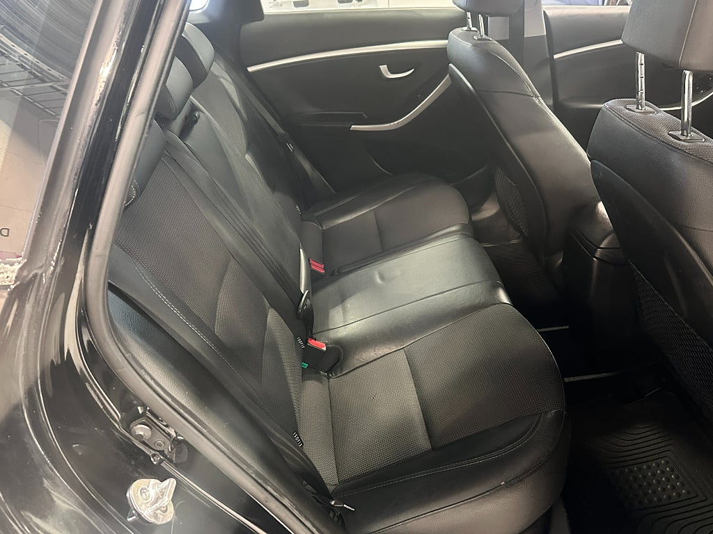 Hyundai i30 Kombi 1.6 CRDi Business Dragkrok thumbnail