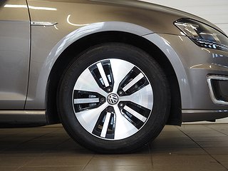 Halvkombi Volkswagen E-Golf 8 av 20