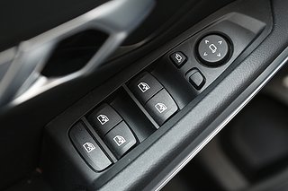 Kombi BMW 330e 9 av 24