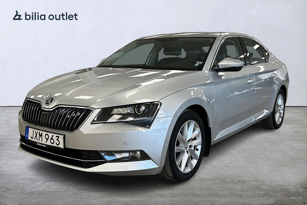 Skoda Superb 2.0 TDI Style Nyservad P-värmare B-kamera Navi Dragkrok