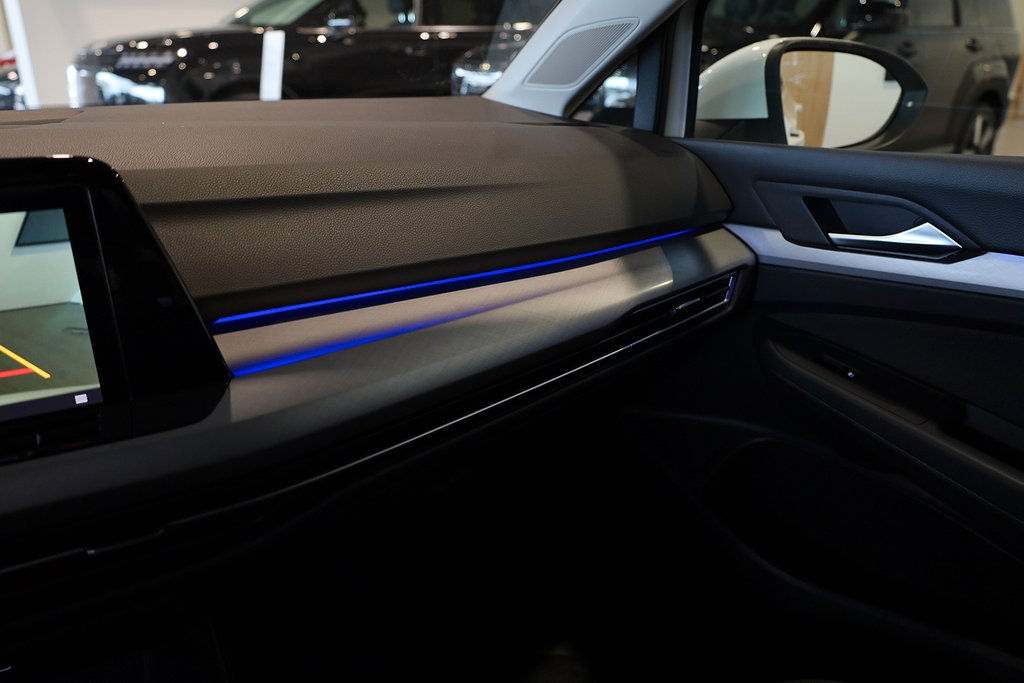 Volkswagen Golf 1,0 TSI 110HK P-Värmare Dragkrok Kamera 2022