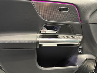 SUV Mercedes-Benz EQA 20 av 24