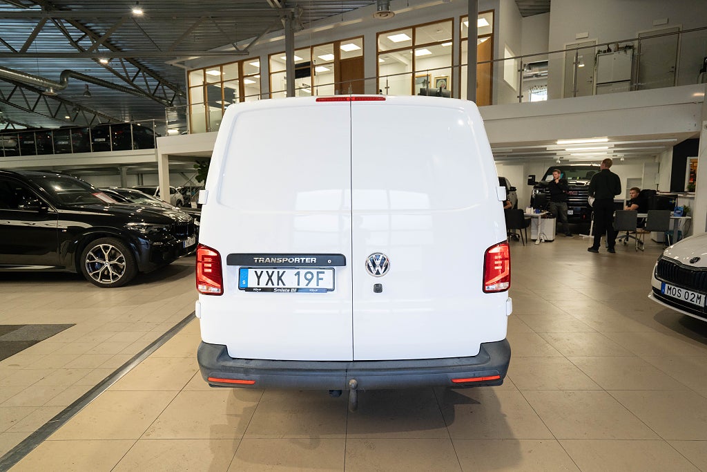 Volkswagen Transporter T30 TDI KAMERA D-VÄRMARE DRAG CARPLAY MOMS 1-ÄGARE