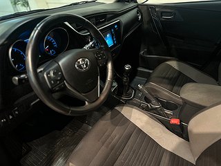 Toyota Auris Touring Sports Plus Kamera Mvärm Drag S/V-hjul