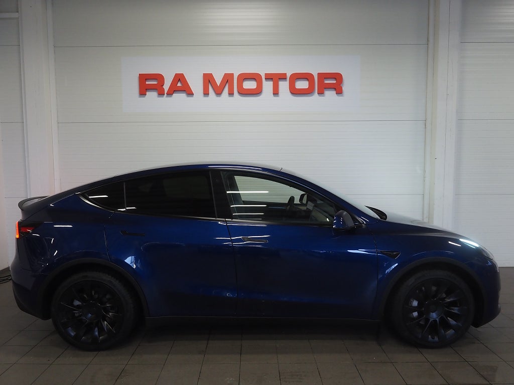 Tesla Model Y Long Range AWD 514hk | Dragkrok | Panoramaglastak | 2021