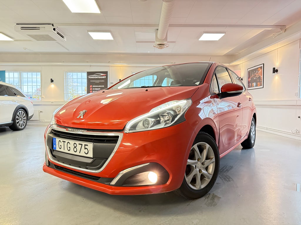 Peugeot 208  1.2 PureTechEndast ** 8000 Mil *** 360kr i årsskatt 