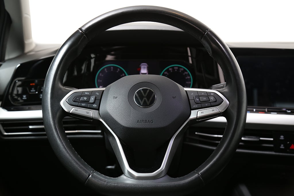 Volkswagen Golf 1,5 eTSI 131hk Aut Sportscombi 2022