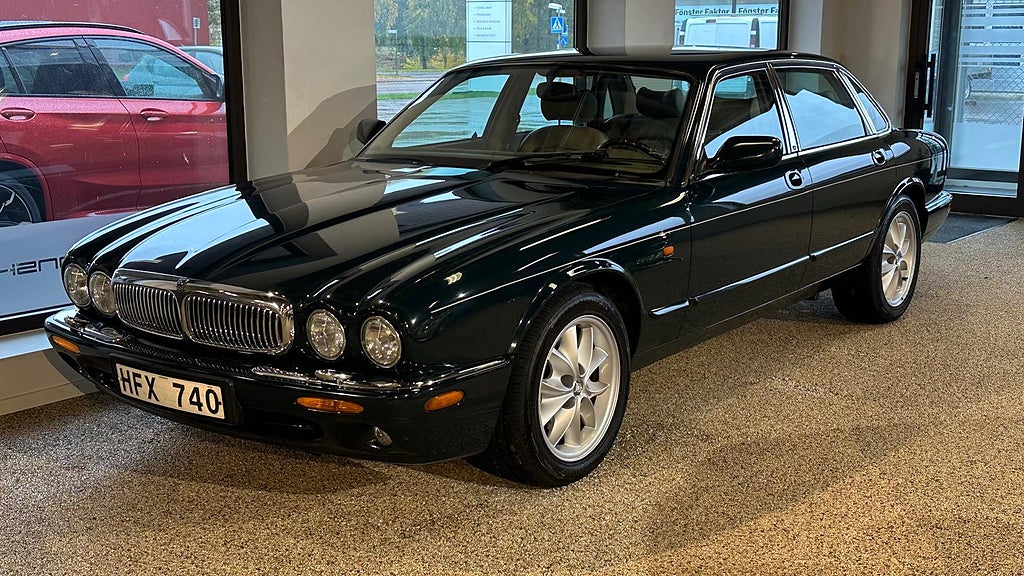 Jaguar XJ