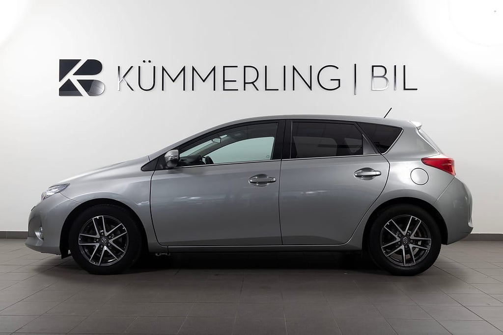 Toyota Auris Hybrid e-CVT 136hk Kupévärmare/Bkamera/Keyless