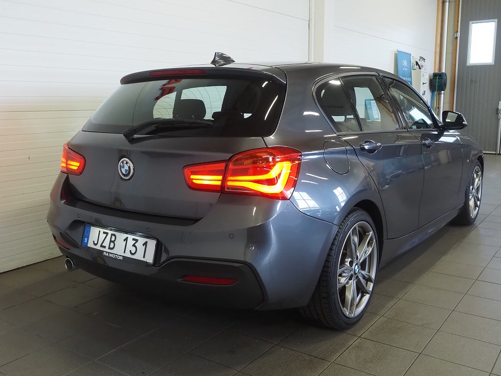 BMW 116 d M Sport P-Sensorer Farthållare HiFi Shadowline 18" 2016
