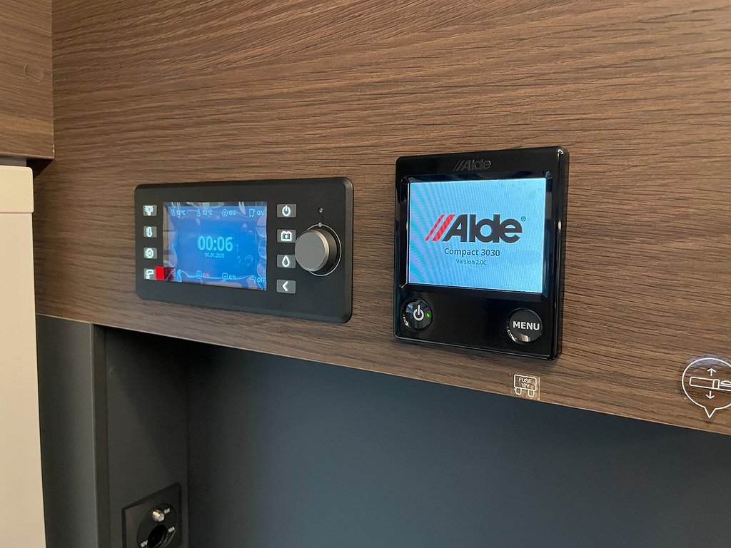 Adria Sonic Supreme 700 SL / Automat 180hk / ALDE / Taksäng - Adria