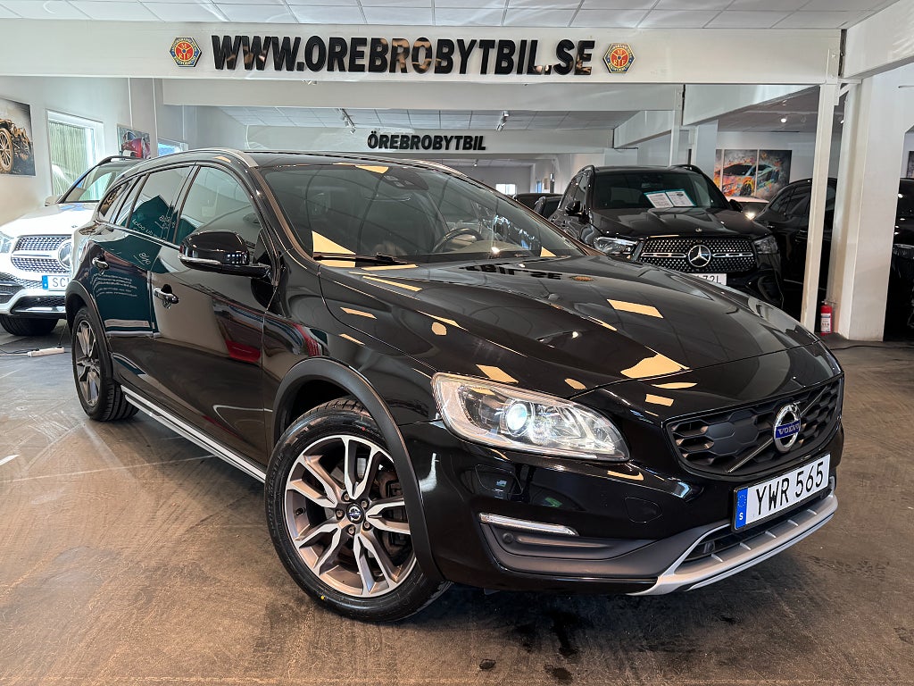Volvo V60 Cross Country D4 AWD Aut Classic Summum Drag Kamrem bytt Blis SE UTR