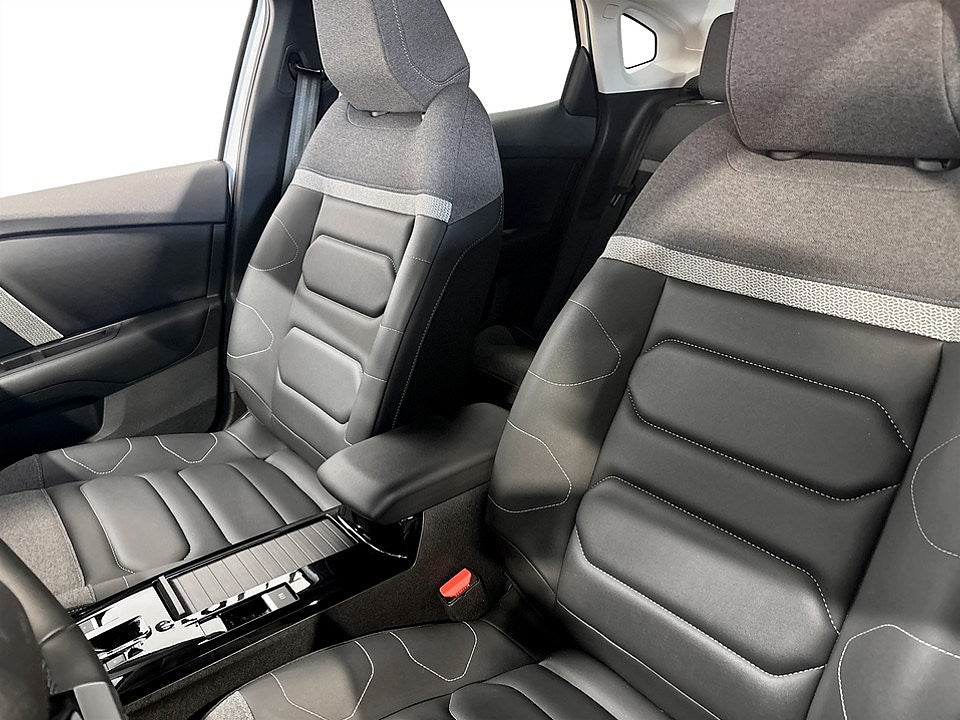 Bild på Citroën C4 X Shine 1.2 PT 130hk Aut - B-KAMERA, CARPLAY