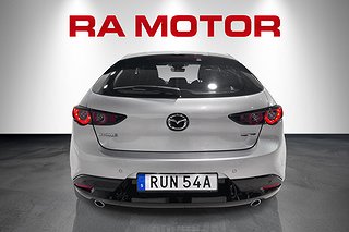 Halvkombi Mazda 3 8 av 30