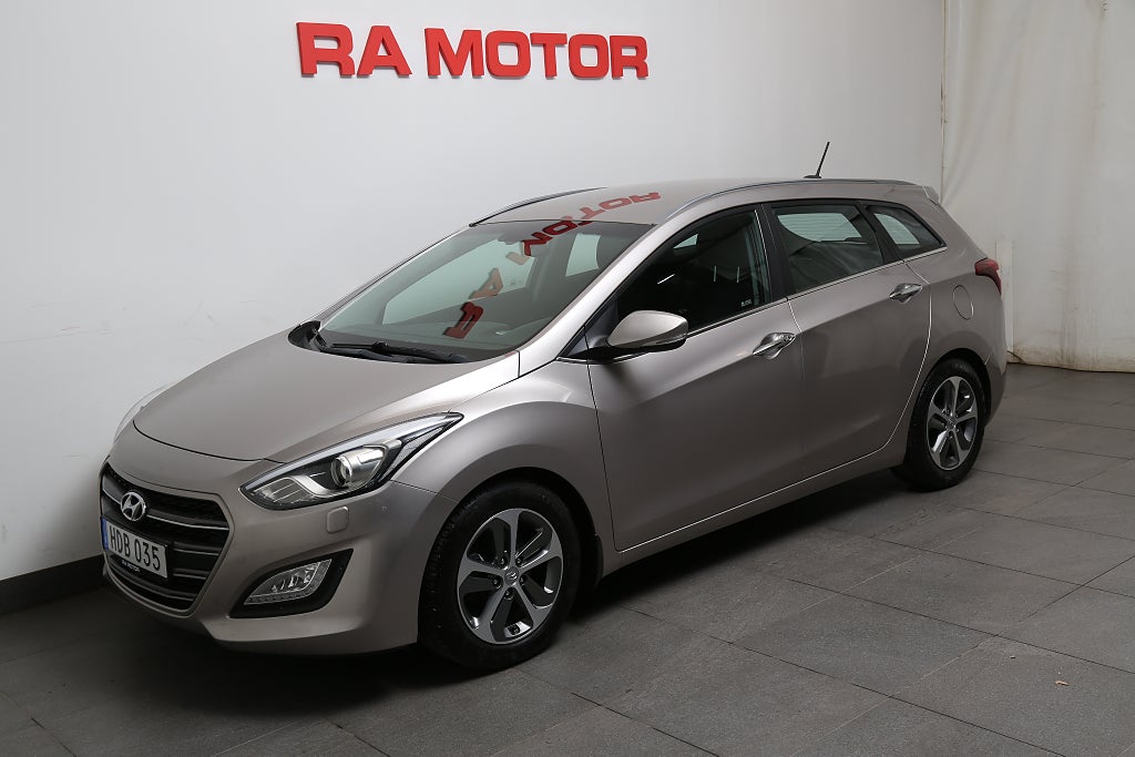 Hyundai i30 1,6 GDI 135hk Premium Kombi Kamera Keyless Navi Drag 2017