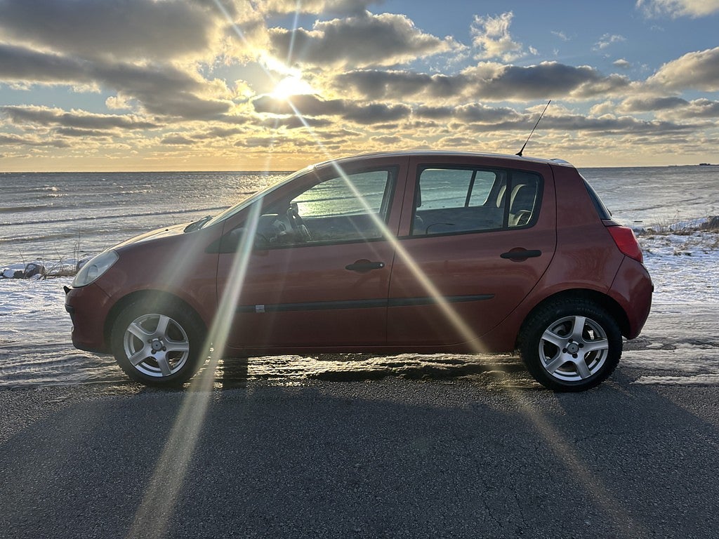 Renault Clio 5-dörrars Halvkombi 1.2 
