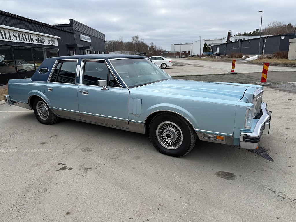 Lincoln Continental Mark VI Sedan 5.0 V8 EFI 0kr insats 848kr/mån