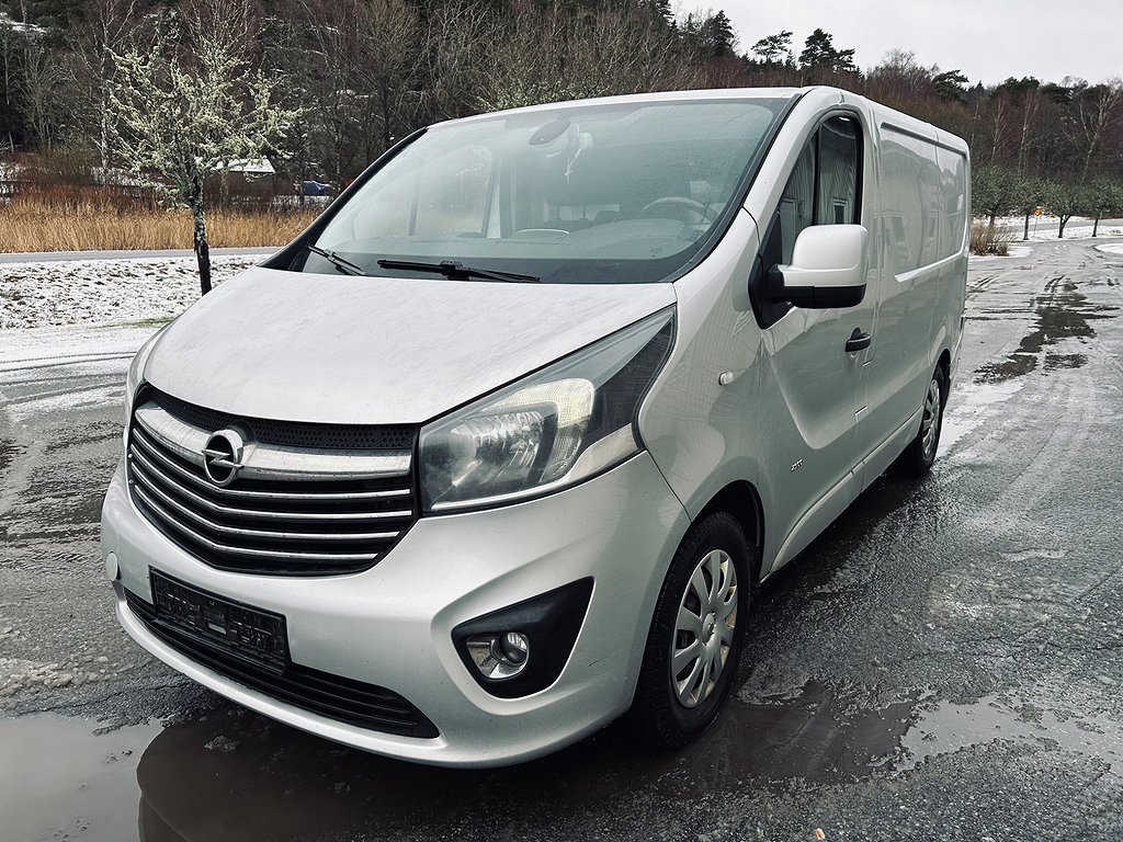 Opel Vivaro 1,6/120hk DIESEL/ 3 Sits/ Defekt motor.