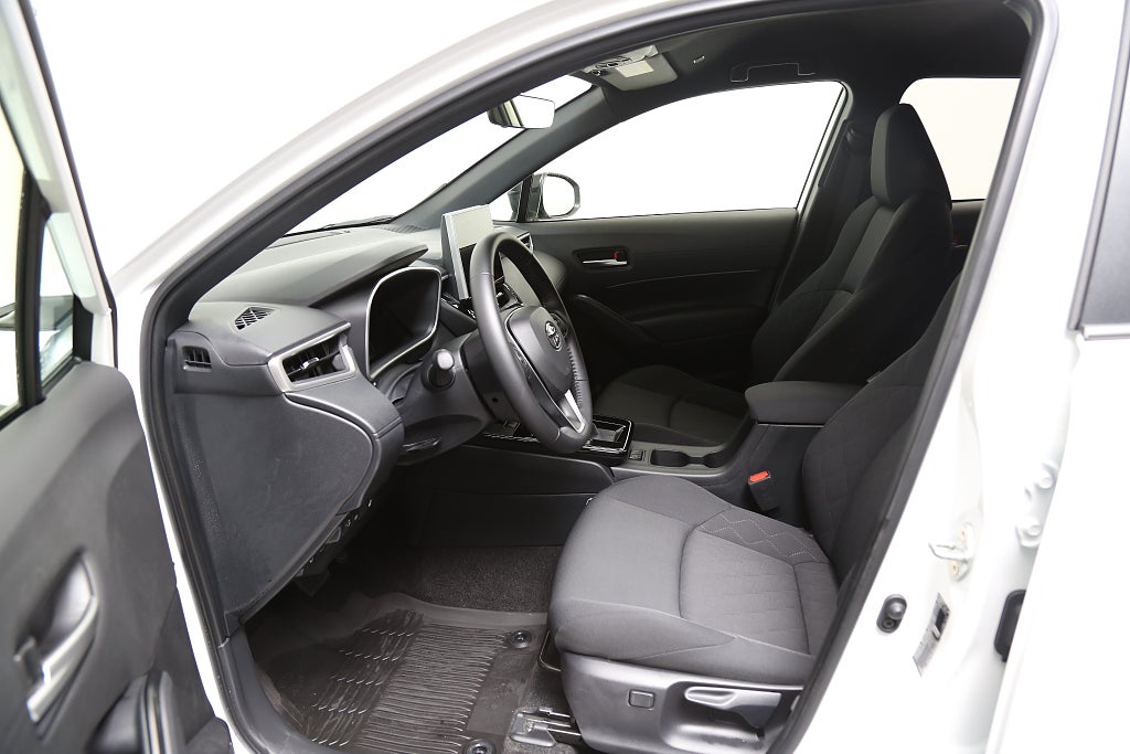 Toyota Corolla Cross 1,8 Hybrid E-CVT 140hk Style Kamera Leasbar 2025