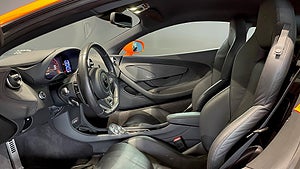 McLaren 570S har en V8-motor på 570 hästkrafter och 600 Nm. 