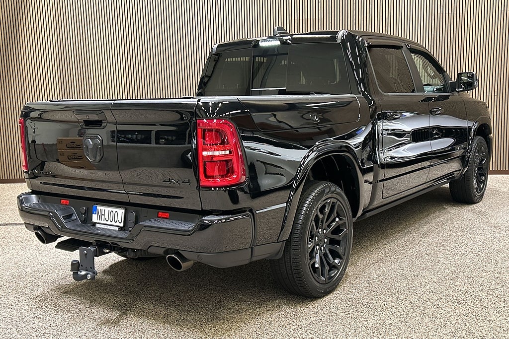 Dodge RAM 1500 Limited Night Rambox delad lucka 540hk lågskatt