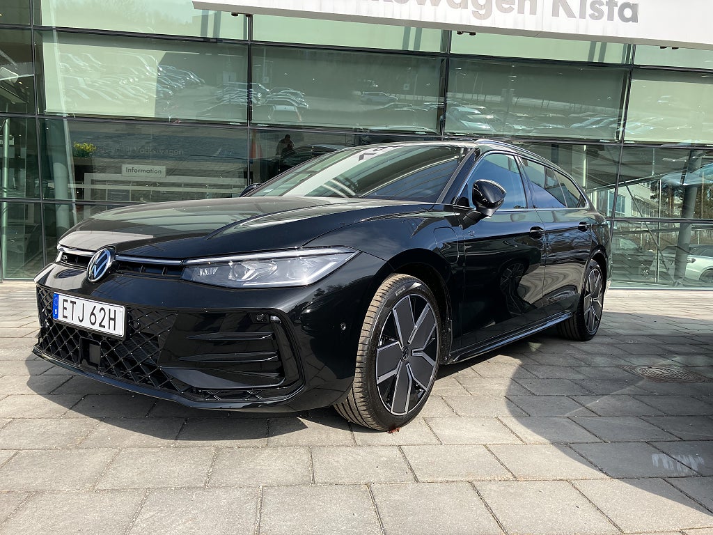 Volkswagen Passat eHybrid R-Line 272HK