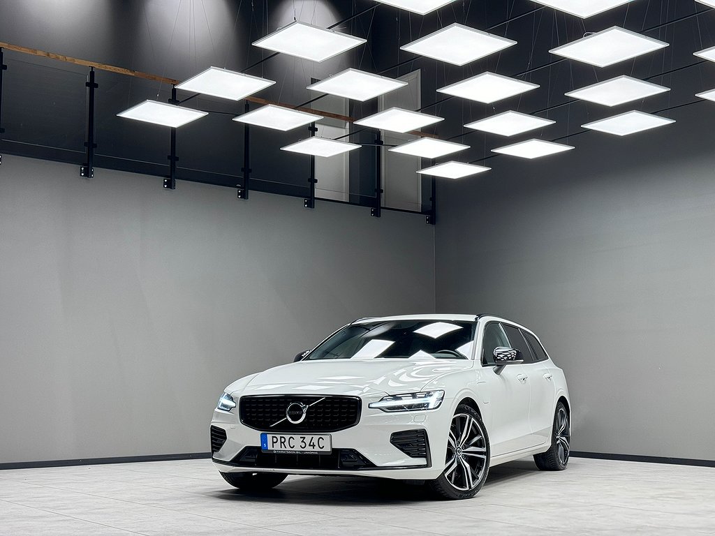 Volvo V60 Recharge T6 AWD R-Design/VOC/Drag/Navi/H&K