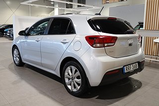 Halvkombi Kia Rio 3 av 21