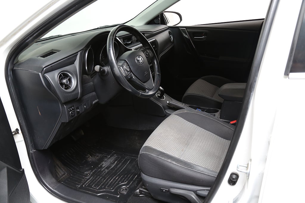 Toyota Auris Touring Sports Hybrid e-CVT Comfort 136hk 2018