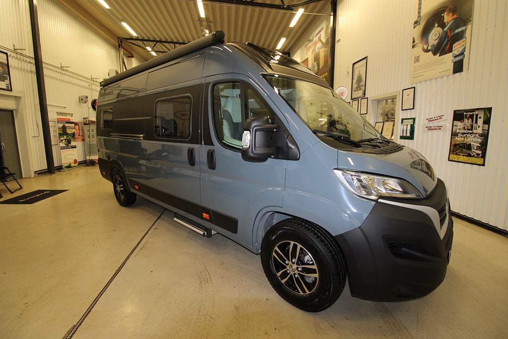 Knaus Vantourer 630 L Liftsäng bak All In utrustad Långbäddar