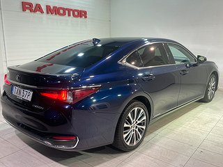 Sedan Lexus ES 7 av 25