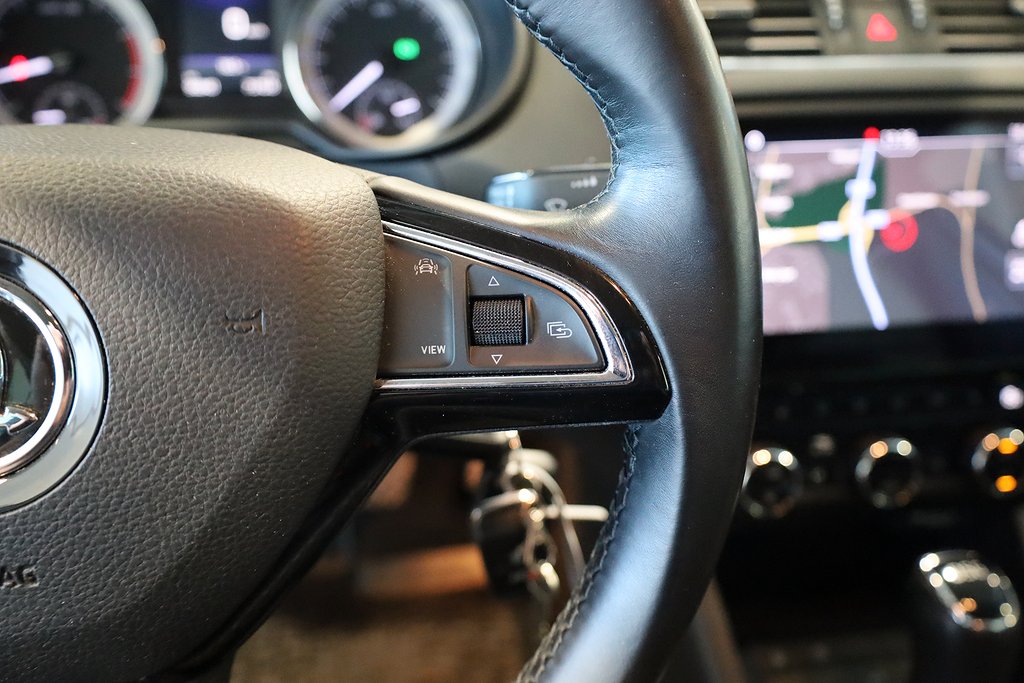Skoda Octavia 2.0 TSI AUT Sport EDT Navi Kamera Drag Värmare Canton 2019