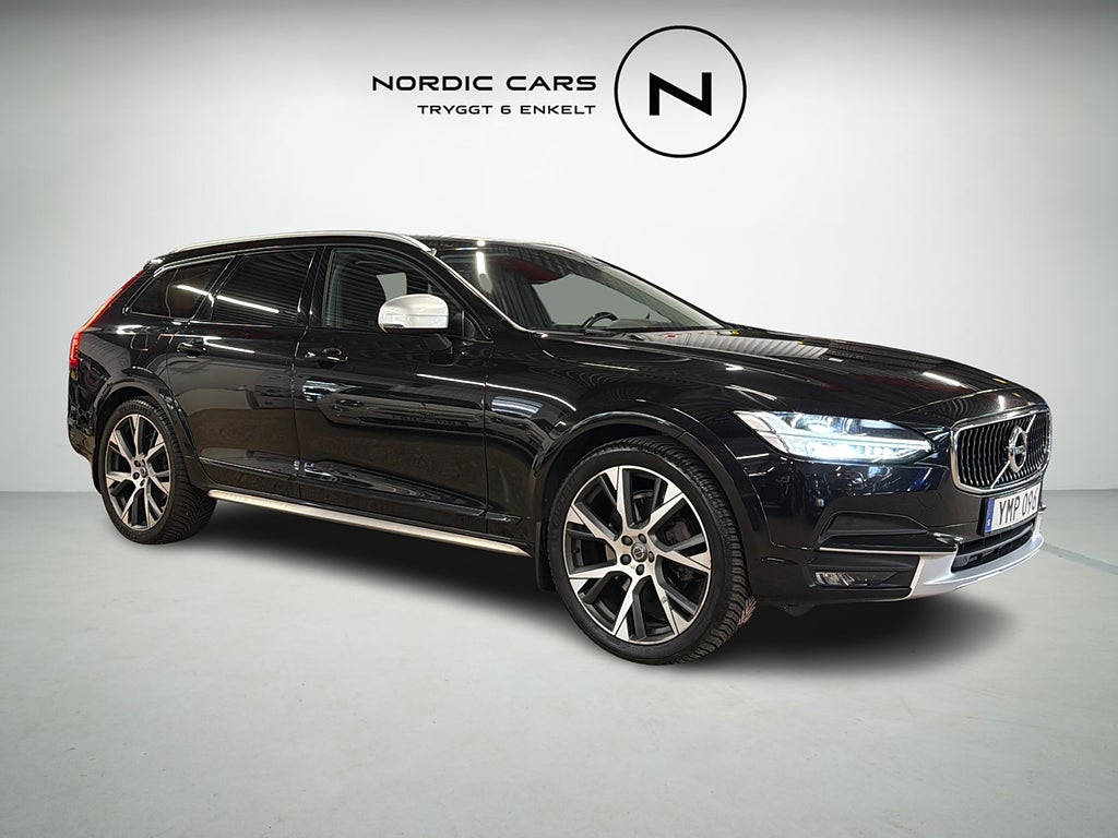 Volvo V90 Cross Country D4 AWD Inscription Pro Drag 21" Navi Kamera SE UTR